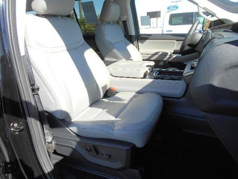 Certified 2025 Ford Expedition Active AWD/4WD image 7