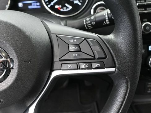 Used 2017 Nissan Rogue Sport SV AWD/4WD image 28