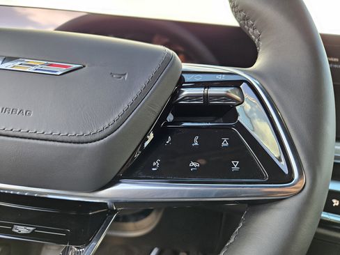 New 2026 Cadillac Lyriq V image 33