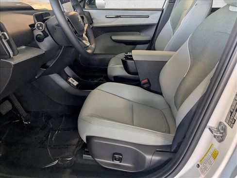 New 2025 Volvo EX30 Plus w/ Protection Package Premier image 4