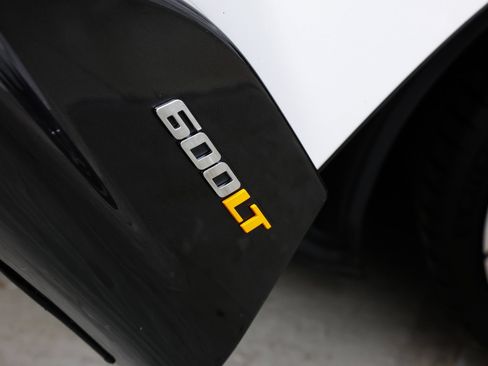 Used 2020 McLaren 600LT Spider RWD image 17