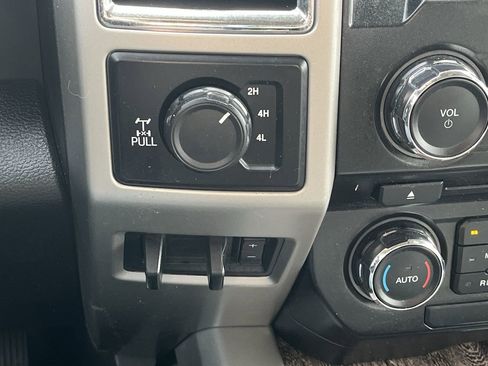 Used 2017 Ford F250 Lariat w/ Chrome Package image 18