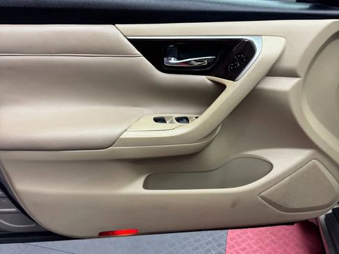 Used 2015 Nissan Altima 2.5 SL w/ Technology Package image 11