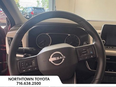 Used 2025 Nissan Rogue SV AWD/4WD image 12