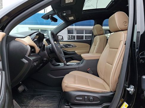 Used 2023 Chevrolet Traverse Premier image 14