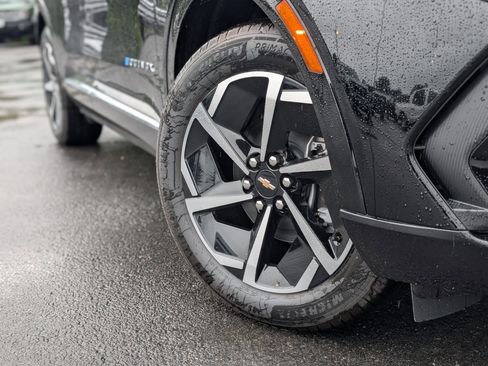 New 2025 Chevrolet Equinox EV LT image 7