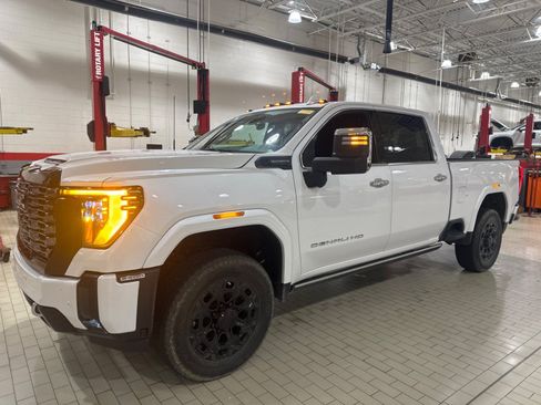 Used 2025 GMC Sierra 2500 Denali Ultimate AWD/4WD image 51