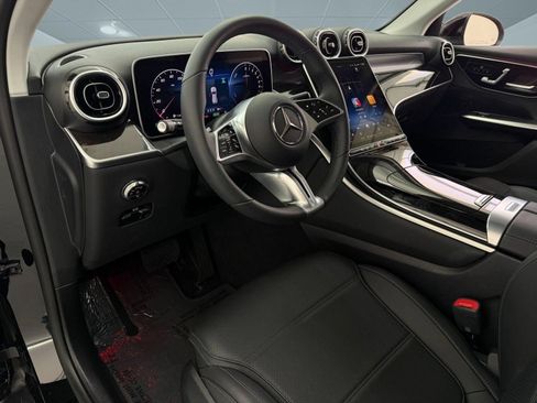 Used 2025 Mercedes-Benz GLC 350e 4MATIC image 4