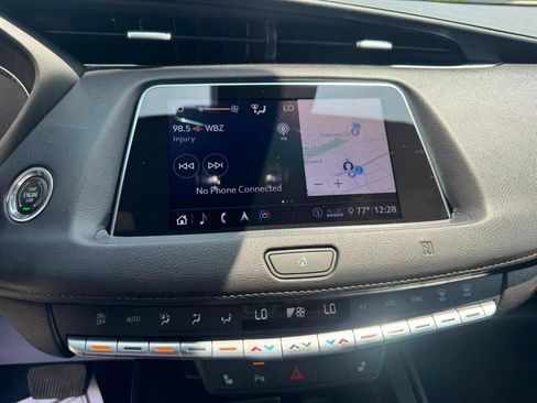 Used 2020 Cadillac XT4 Premium Luxury AWD/4WD image 28