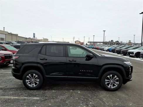 New 2026 Chevrolet Equinox LT image 2