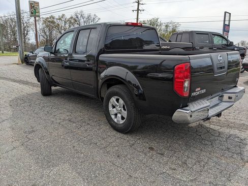 Used 2012 Nissan Frontier SV image 4