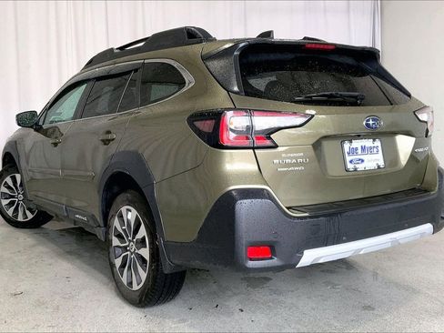 Used 2025 Subaru Outback Limited AWD/4WD image 5