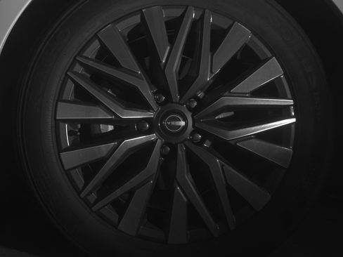 Used 2025 Nissan Altima 2.5 SV image 12