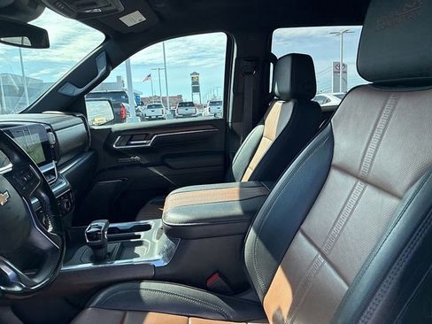 Used 2023 Chevrolet Silverado 1500 High Country image 25