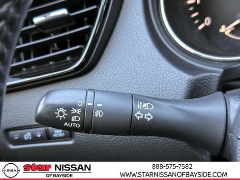 Certified 2022 Nissan Rogue Sport SV image 34