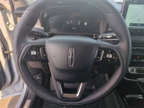 Certified 2025 Lincoln Corsair AWD w/ Equipment Group 101A image 18