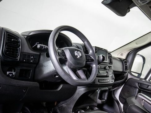 Used 2025 RAM ProMaster 2500 w/ Convenience Group FWD image 10