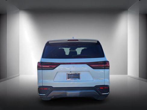 Used 2025 Lexus LX 600 4WD w/ Luxury Package image 5