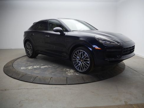 Certified 2023 Porsche Cayenne Turbo AWD/4WD image 9