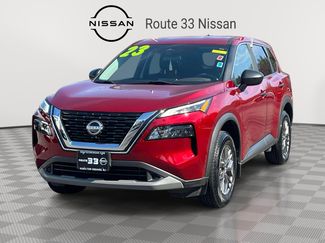 Used 2023 Nissan Rogue S video 2