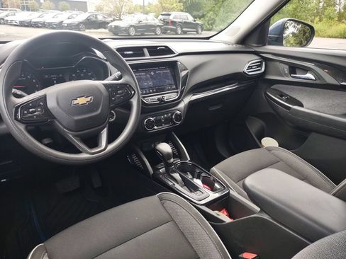 Used 2021 Chevrolet TrailBlazer LT w/ Convenience Package FWD image 9