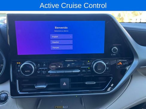 Used 2023 Toyota Highlander Platinum image 13