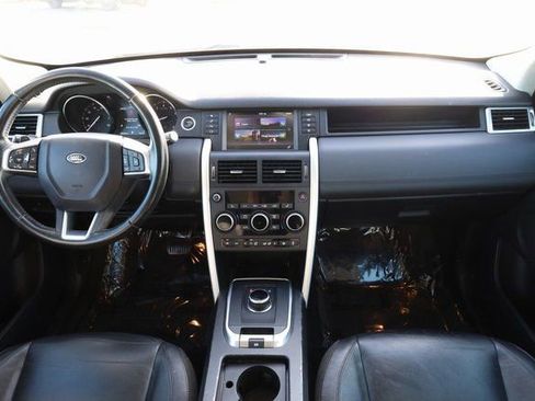 Used 2017 Land Rover Discovery Sport SE image 15