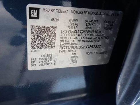 Used 2019 GMC Sierra 1500 SLT w/ SLT Premium Plus Package AWD/4WD image 41