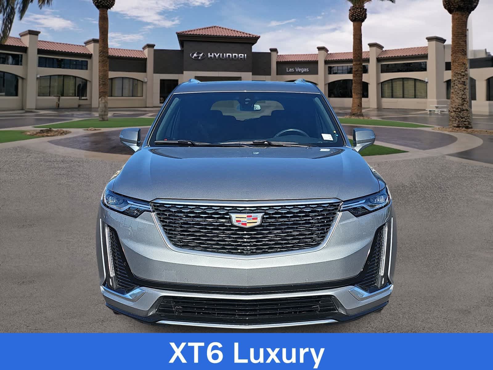 Used 2024 Cadillac XT6 Luxury w/ LPO, Floor Liner Package FWD image 3