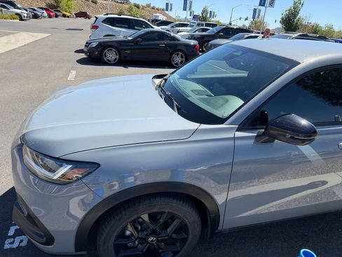 Used 2023 Honda HR-V Sport image 3