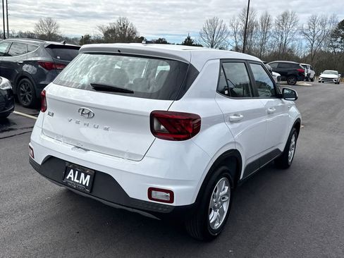 New 2026 Hyundai Venue SE FWD image 6