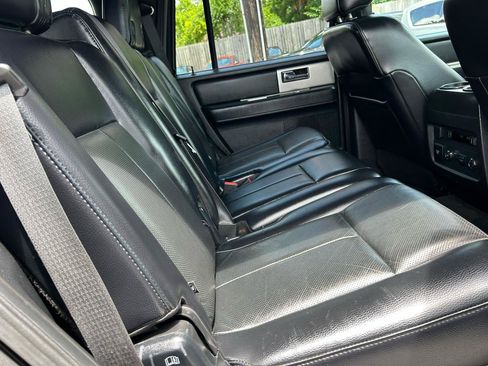 Used 2017 Ford Expedition XLT w/ Equipment Group 202A AWD/4WD image 11