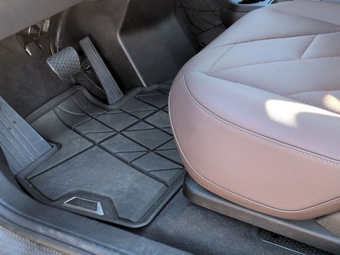 Certified 2024 BMW iX xDrive50 image 17