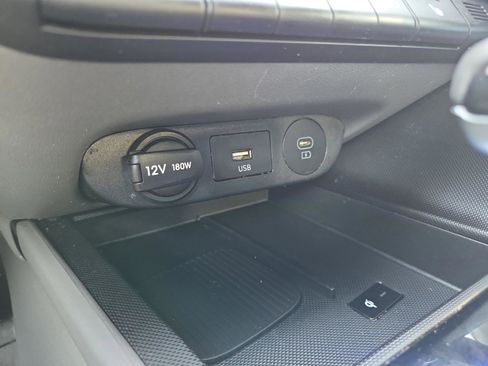 Used 2025 Hyundai Elantra SEL FWD image 23