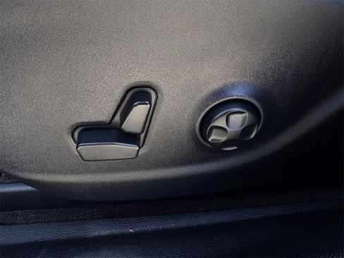 Used 2016 Jeep Cherokee Latitude w/ Cold Weather Group image 25