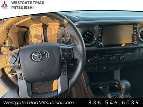 Used 2023 Toyota Tacoma TRD Sport image 11