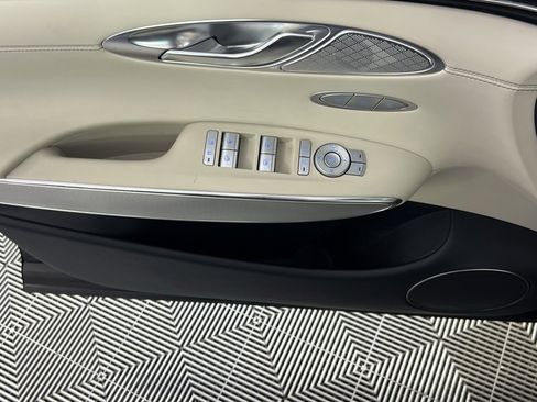 Used 2023 Genesis GV70 2.5T w/ Select Package image 31