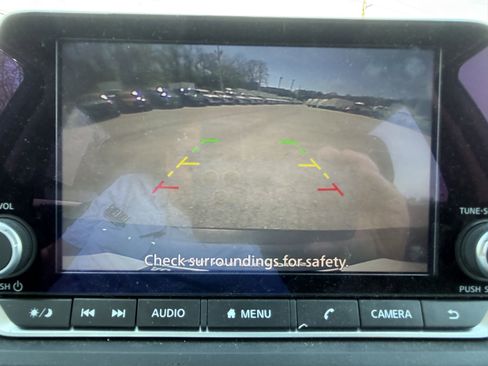 Used 2023 Nissan Rogue S image 17