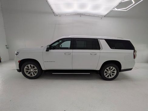 Used 2023 Chevrolet Suburban Premier image 9