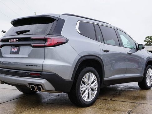 Used 2024 GMC Acadia Elevation image 4