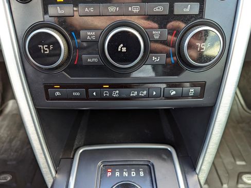 Used 2017 Land Rover Discovery Sport HSE image 24