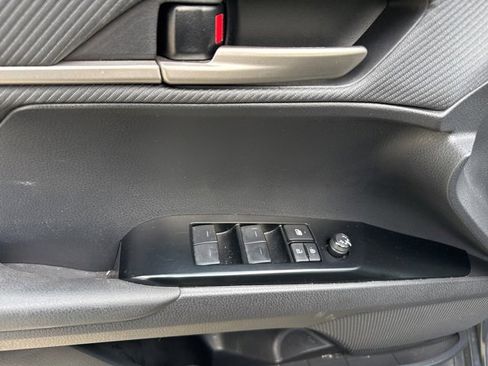 Used 2025 Toyota Camry SE image 14