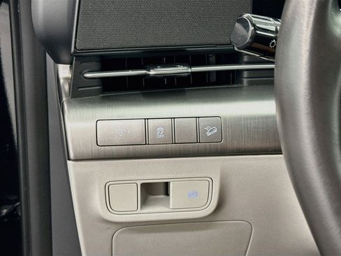 Used 2025 Hyundai Kona SEL FWD image 17