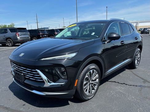 Used 2024 Buick Envision Preferred AWD/4WD image 3
