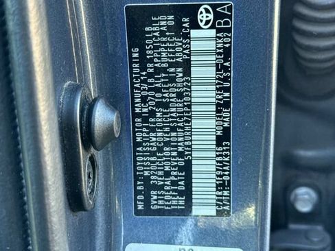Used 2014 Toyota Corolla LE FWD image 26