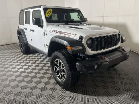 Used 2024 Jeep Wrangler Unlimited Rubicon image 2