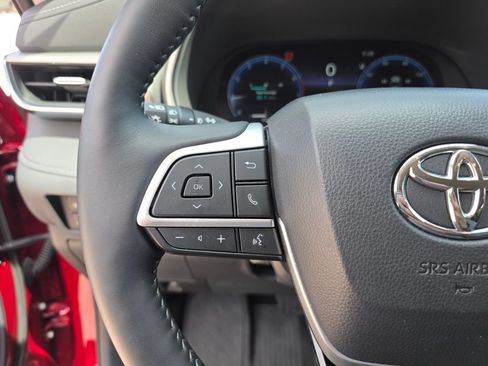 Used 2026 Toyota Highlander Platinum AWD/4WD image 31