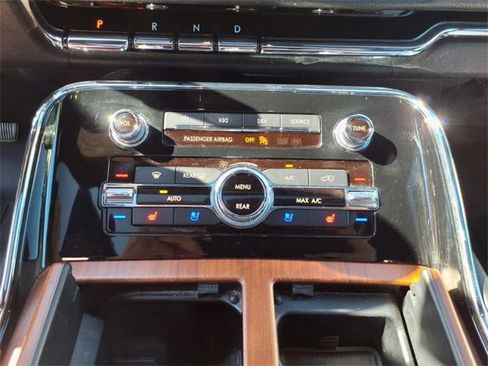 Used 2019 Lincoln Navigator Reserve image 23