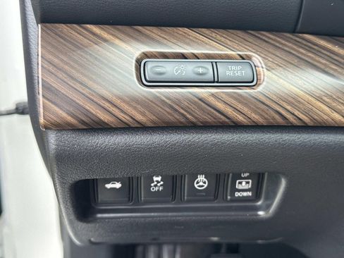 Used 2016 Nissan Maxima Platinum FWD image 19