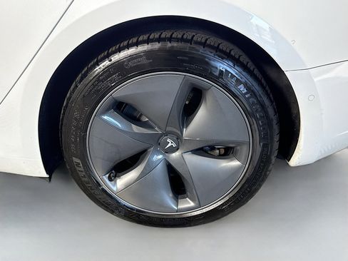 Used 2020 Tesla Model 3 Standard Range Plus image 36